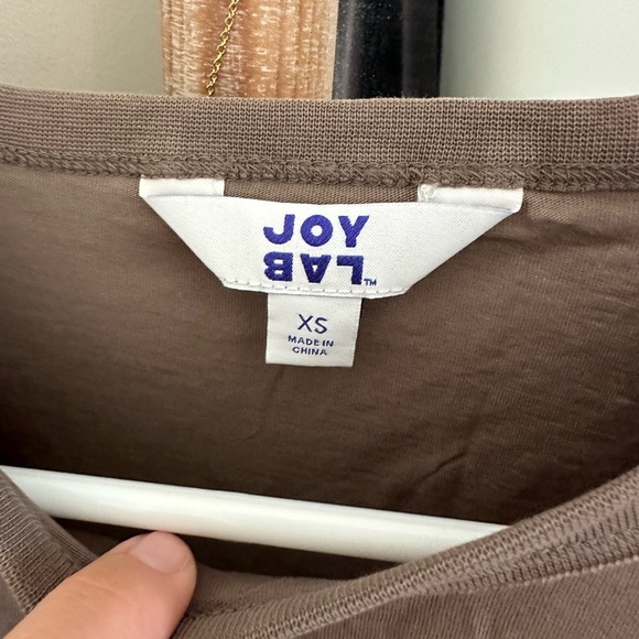 Joylab Cropped Boxy Crewneck Tee - Picture 4 of 5